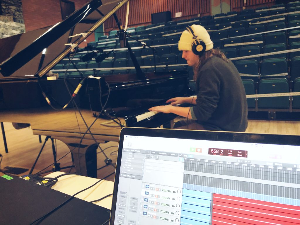 Recording singer/songwriter in Bristol - ELFCAT Audio